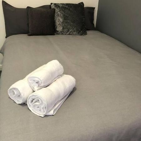 Apartament Simple And Sweet, Flat On Lewis Street - 1 Br Stoke-on-Trent Zewnętrze zdjęcie