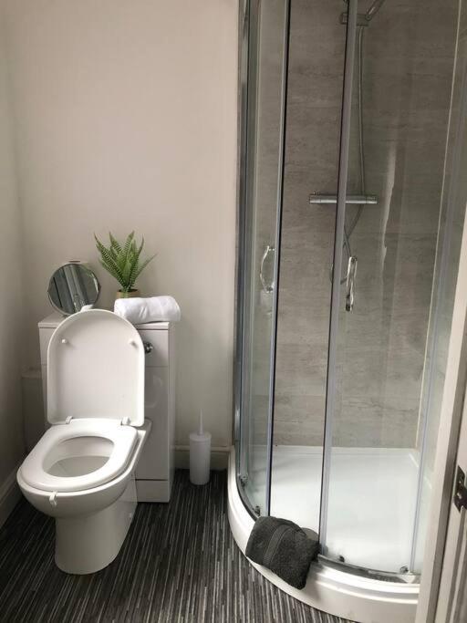 Apartament Simple And Sweet, Flat On Lewis Street - 1 Br Stoke-on-Trent Zewnętrze zdjęcie