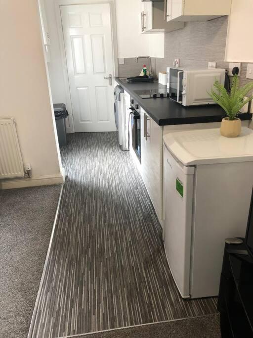 Apartament Simple And Sweet, Flat On Lewis Street - 1 Br Stoke-on-Trent Zewnętrze zdjęcie